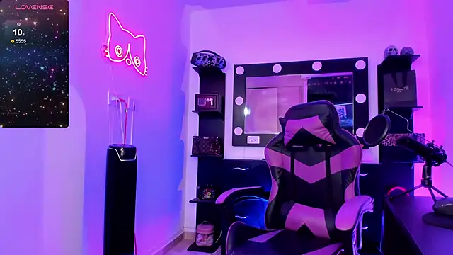 Snapshot of miss_kitty chatting on February 24, 2026, 12:11 am miss kitty online show from February 24, 2026, 12:11 am