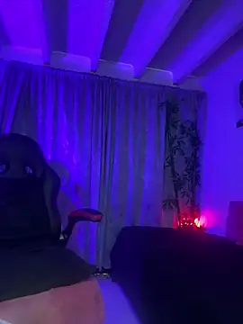 lonely shewolf online show from April 25, 2026, 6:16 pm