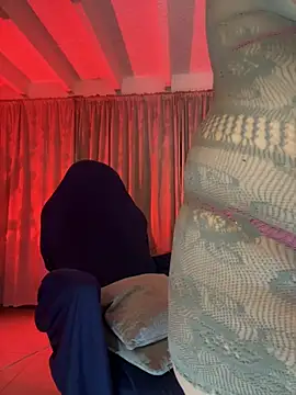 lonely shewolf online show from July 25, 2026, 8:59 pm