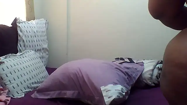 AddictiveAssCurves online show from September 29, 2025, 10:00 am