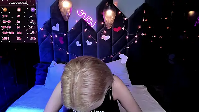 StephanieSweety online show from February 13, 2025, 2:09 pm