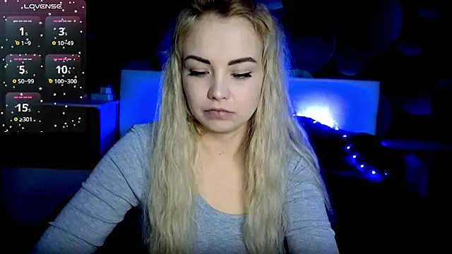 StephanieSweety online show from October 20, 2025, 12:17 pm