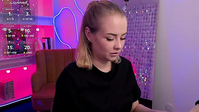 Snapshot of StephanieSweety chatting on March 10, 2026, 5:17 pm StephanieSweety online show from March 10, 2026, 5:17 pm