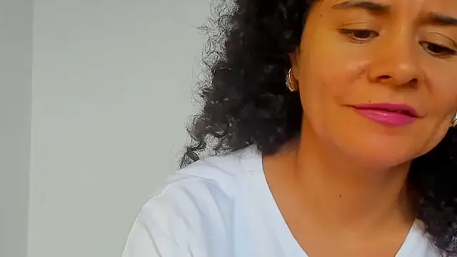 Sami Hotie1 online show from September 18, 2025, 8:45 pm