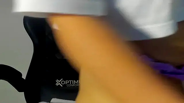 Sami Hotie1 online show from November 9, 2025, 8:46 pm