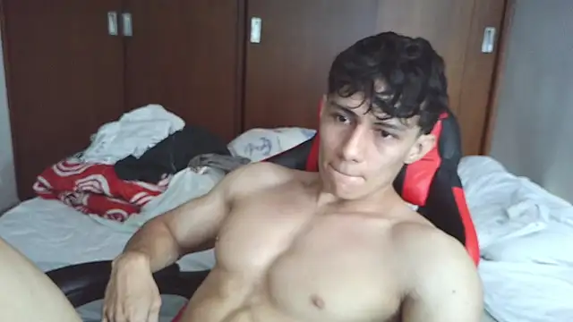 Snapshot of aresholland chatting on November 18, 2025, 7:50 pm aresholland online show from November 18, 2025, 7:50 pm