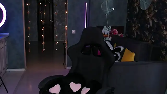 Blckmirrorr online show from September 19, 2025, 12:09 pm