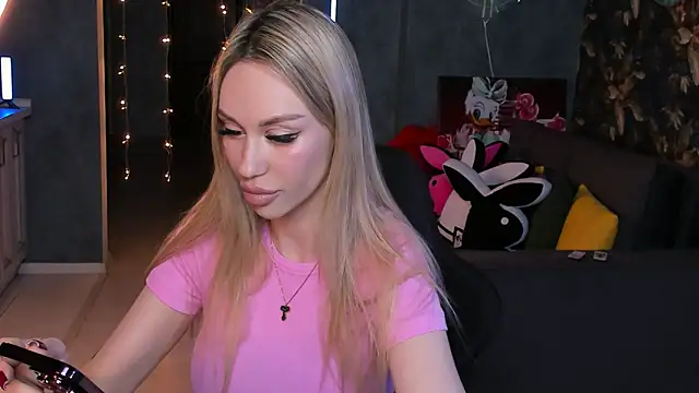 Blckmirrorr online show from March 18, 2025, 9:21 pm