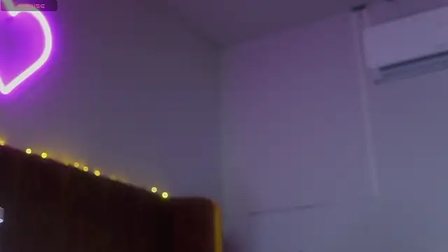 Snapshot of laybunny1 chatting on March 7, 2026, 8:36 pm laybunny1 online show from March 7, 2026, 8:36 pm