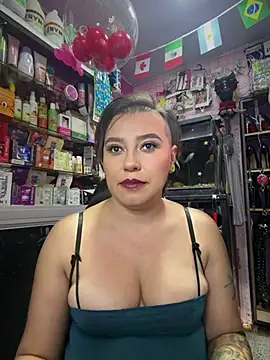 Snapshot of TamySweetness chatting on August 3, 2026, 6:47 pm TamySweetness online show from August 3, 2026, 6:47 pm