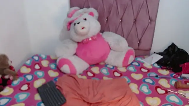 Zara jay001 online show from September 23, 2025, 1:01 am