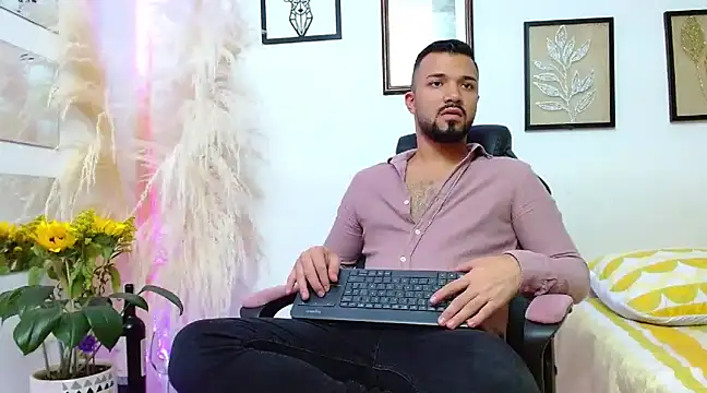 mathew vidal1 online show from February 4, 2025, 10:13 pm