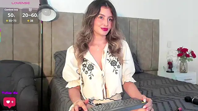 Isabellacharm online show from October 19, 2025, 8:33 pm