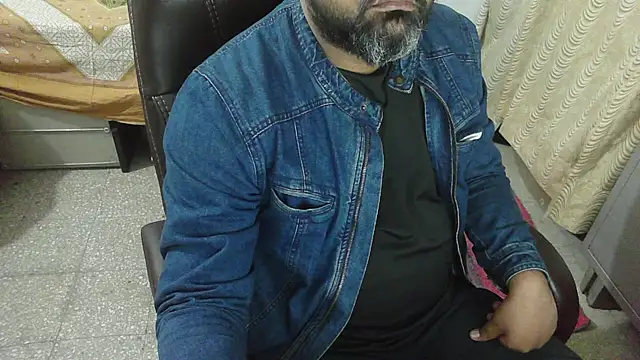 rentarob online show from November 30, 2025, 4:52 pm