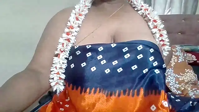 Snapshot of archanatelugu9 chatting on February 10, 2026, 5:28 am archanatelugu9 online show from February 10, 2026, 5:28 am