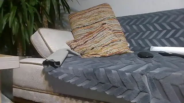 reslerkek31 online show from February 18, 2026, 10:17 pm