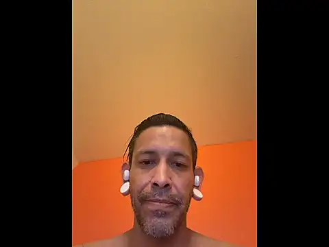 LB Living online show from November 13, 2025, 3:10 am