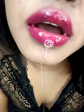 Hotlisa online show from March 15, 2025, 4:24 am