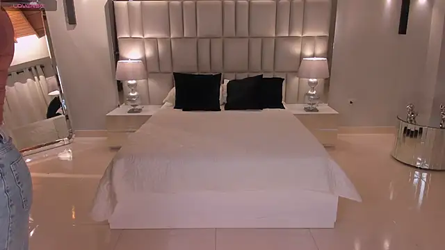 BiancaPierce online show from November 12, 2025, 11:47 am