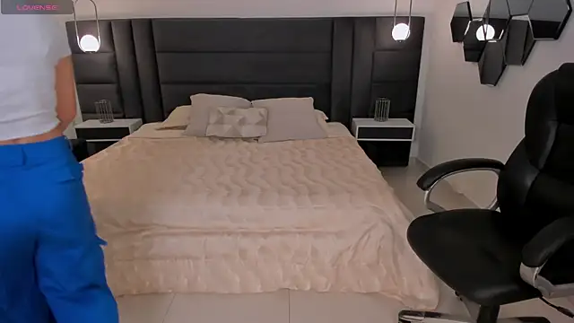 BiancaPierce online show from September 23, 2025, 12:01 pm