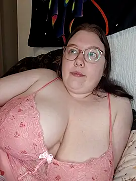 Sexycurvyemilyy online show from March 25, 2026, 10:08 pm