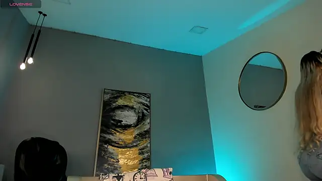 SophiePalmer online show from October 3, 2025, 10:17 am