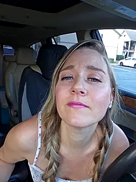 SkyelarSommer online show from February 13, 2025, 8:55 pm