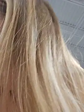 SkyelarSommer online show from March 3, 2025, 1:49 am