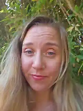 SkyelarSommer online show from March 19, 2025, 5:39 pm