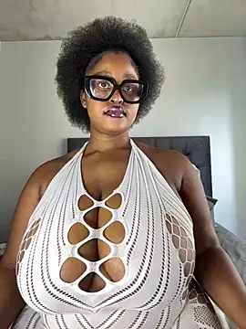 KnockoutBestie online show from March 4, 2025, 7:19 am