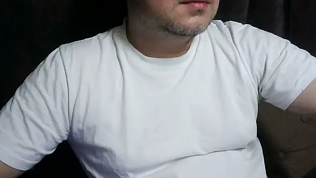 Snapshot of SladkiYA chatting on February 18, 2026, 4:10 am SladkiYA online show from February 18, 2026, 4:10 am