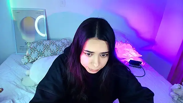 Snapshot of AmyOlimpo chatting on April 8, 2026, 6:59 am AmyOlimpo online show from April 8, 2026, 6:59 am