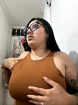 croftsmila online show from October 9, 2025, 1:06 am