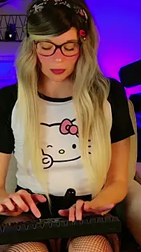 Kittychatte online show from June 9, 2026, 8:32 pm