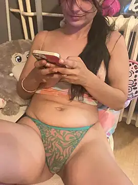 LaPetitechienne1 online show from June 28, 2026, 1:06 pm