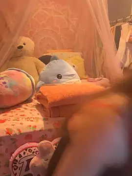 LaPetitechienne1 online show from March 1, 2025, 1:11 am