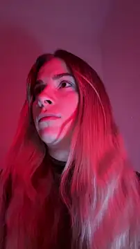 KissMissAngela online show from November 1, 2025, 7:13 am