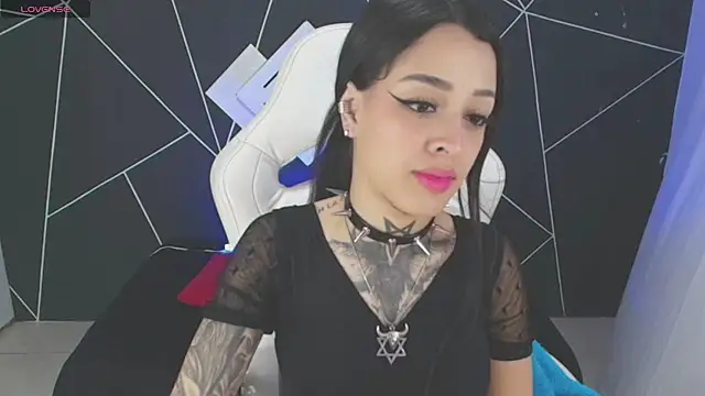 farichell online show from November 10, 2025, 9:42 pm