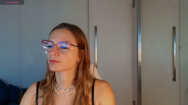 Milf Tea online show from June 29, 2026, 10:59 am