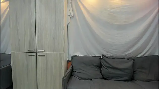 Mhelanny2 online show from January 19, 2026, 12:42 pm