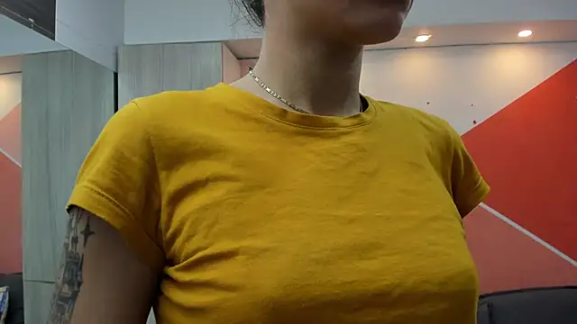 Mhelanny2 online show from October 1, 2025, 7:51 pm