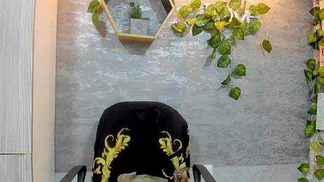 Mhelanny2 online show from May 7, 2026, 8:12 pm