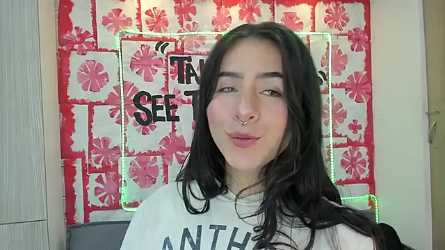 Mhelanny2 online show from March 5, 2025, 11:17 am