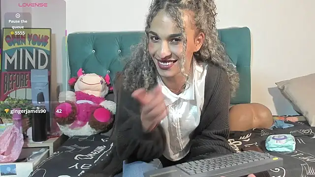 StefanyMiler online show from June 11, 2026, 2:00 am