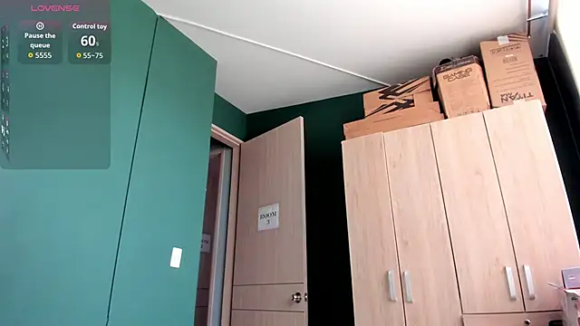 StefanyMiler online show from October 31, 2025, 6:26 pm