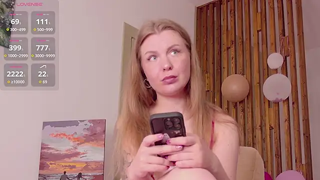 yourlovelyjul online show from June 15, 2026, 4:06 pm