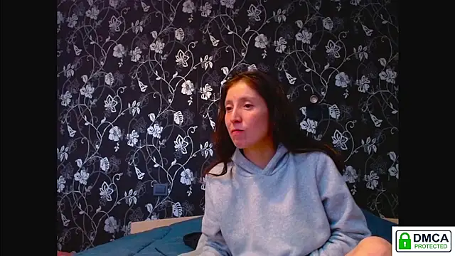 Sophi Cute online show from April 26, 2026, 12:02 pm