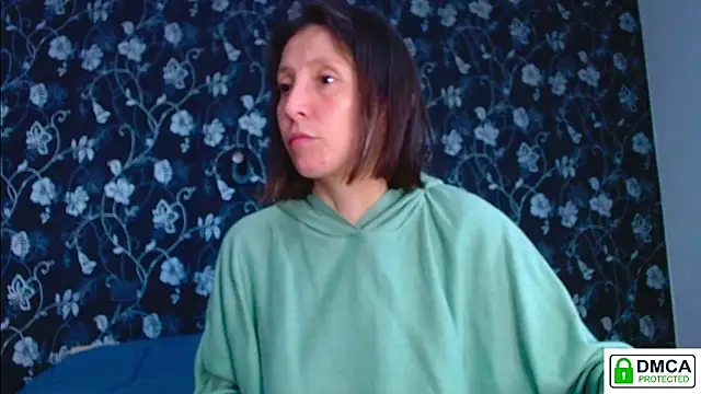 Sophi Cute online show from June 19, 2026, 12:33 pm