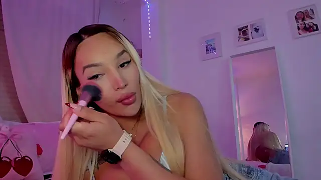  viioletweekend  online show from November 28, 2025, 8:42 pm