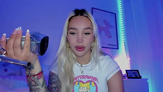  viioletweekend  online show from March 12, 2025, 9:35 pm